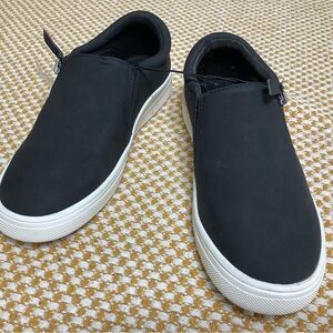 Kensie women casual slip on size 7M . NWT